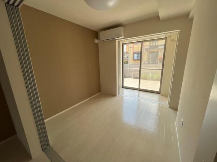 物件内観写真14　(室内からの展望)