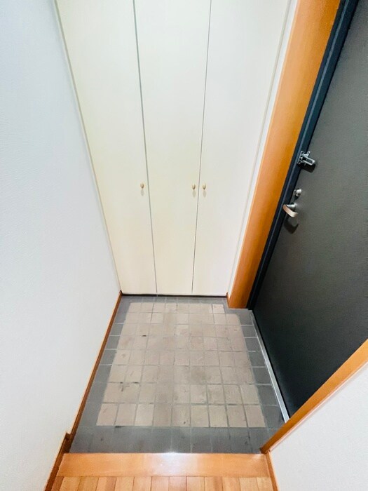 物件内観写真17　(玄関)