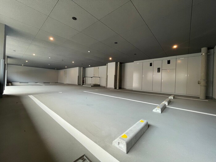 物件外観写真5　(駐車場)