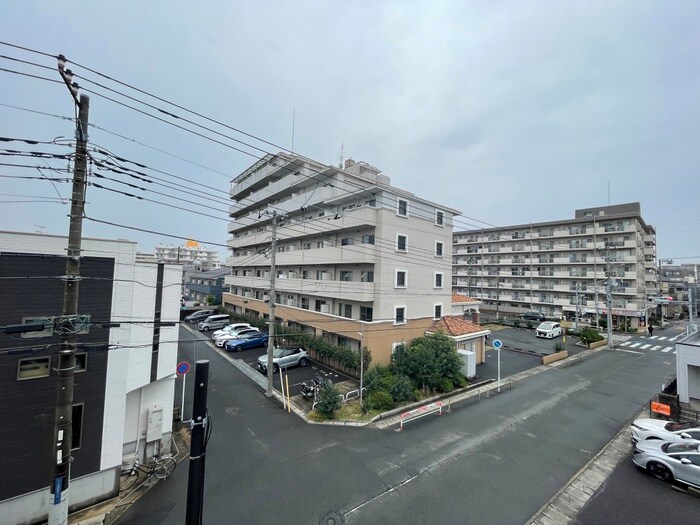 物件内観写真11　(室内からの展望)