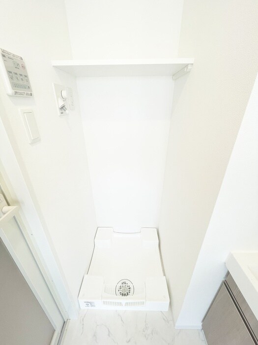 物件内観写真13　(洗濯機置場)