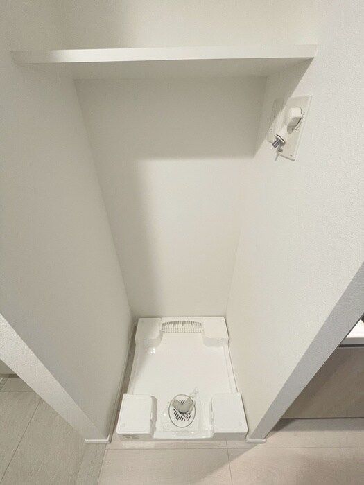 物件内観写真16　(洗濯機置場)