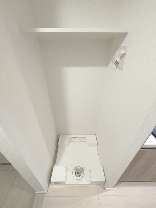 物件内観写真16　(洗濯機置場)