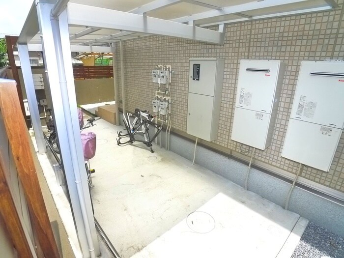 物件外観写真4　(駐輪場)