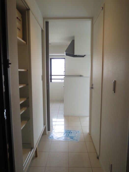 物件内観写真15　(玄関)