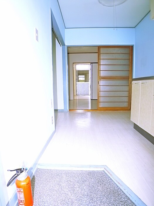 物件内観写真7　(玄関)