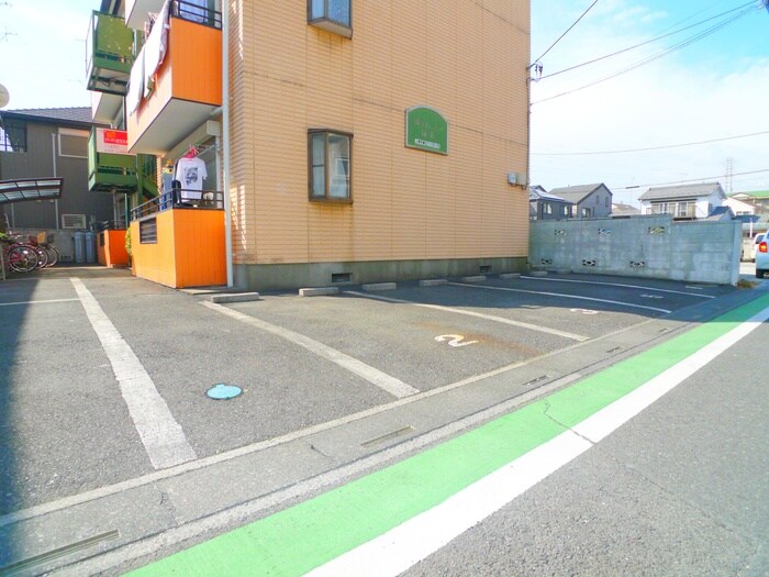 物件外観写真2　(駐車場)