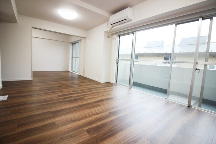 物件内観写真2　(居室)