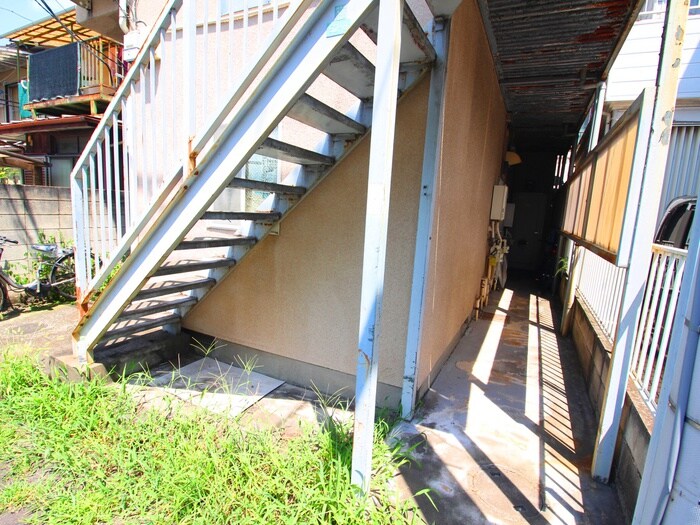 物件外観写真3　(エントランス部分)