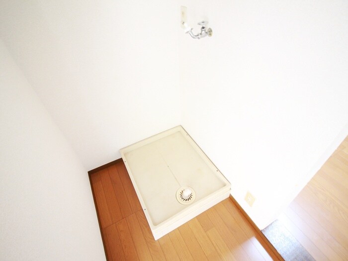 物件内観写真15　(洗濯機置場)