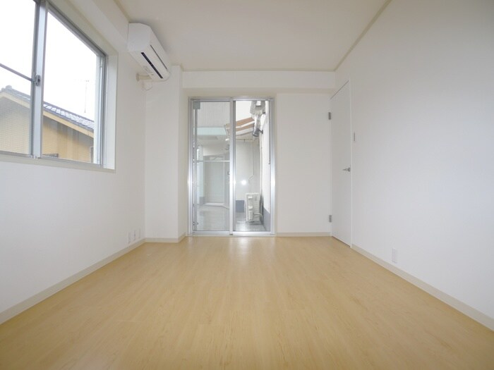 物件内観写真9　(室内からの展望)