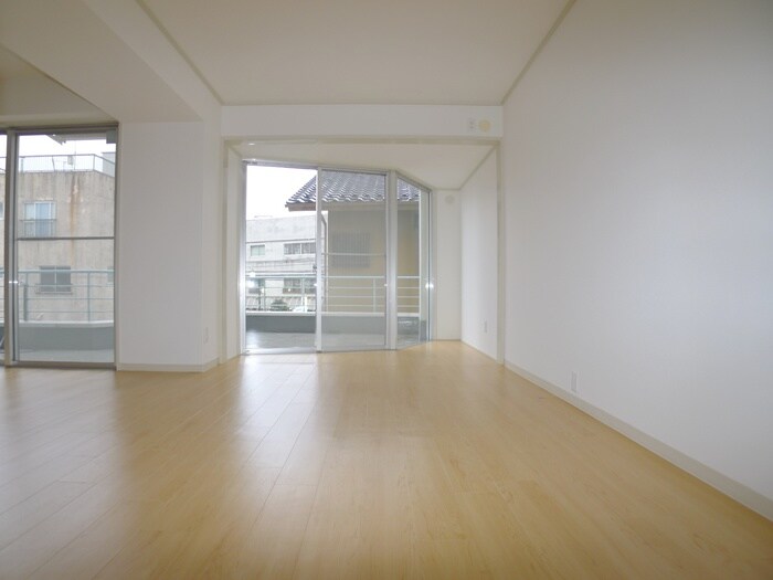 物件内観写真18　(室内からの展望)
