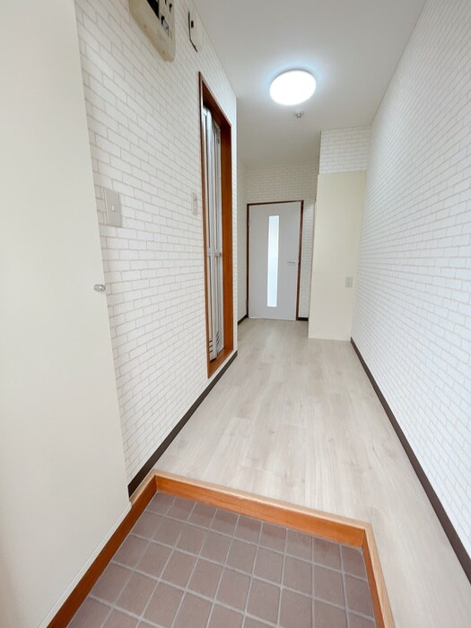 物件内観写真12　(廊下)