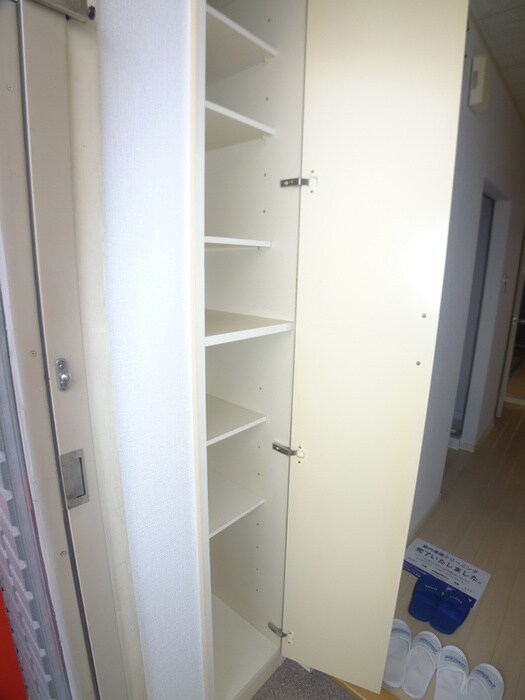 物件内観写真6　(靴箱)