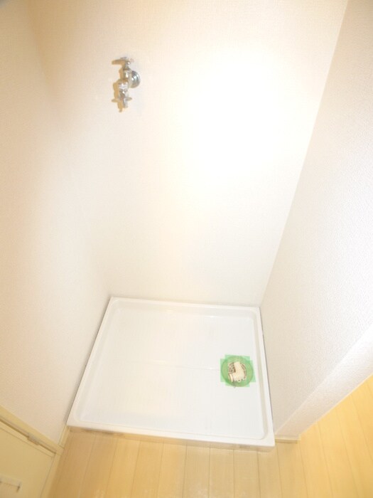 物件内観写真7　(洗濯機置場)