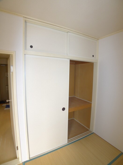 物件内観写真12　(収納)