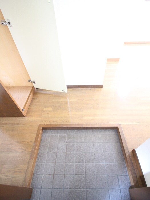 物件内観写真14　(玄関)