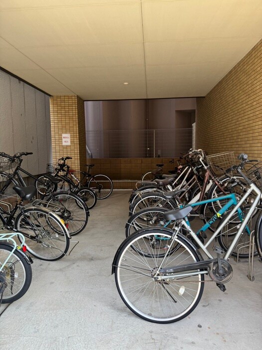 物件外観写真5　(駐輪場)