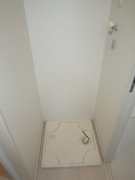 物件内観写真13　(洗濯機置場)