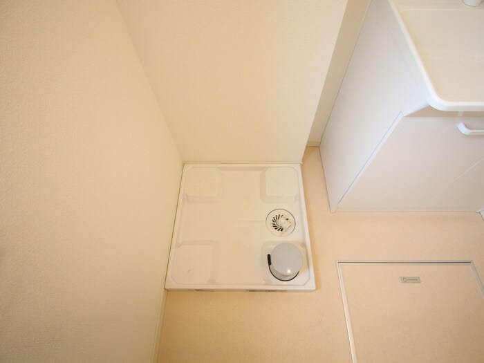 物件内観写真18　(洗濯機置場)