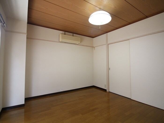 物件内観写真10　(居室)