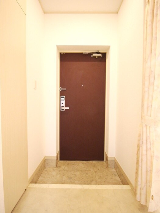 物件内観写真15　(玄関)