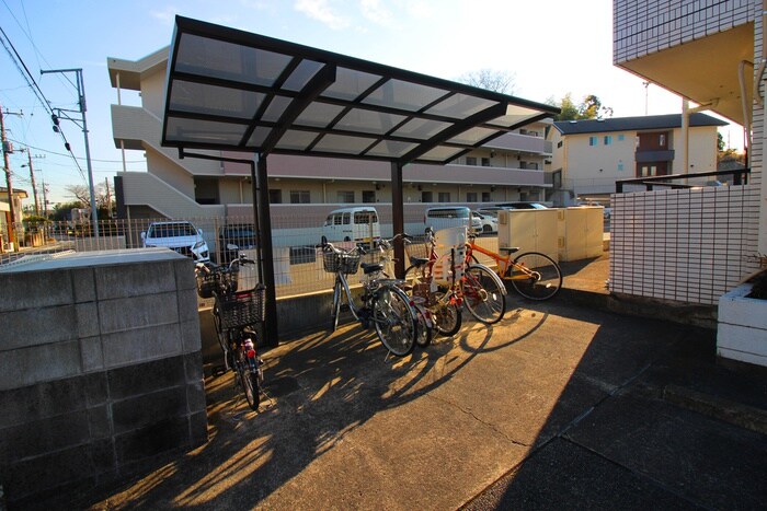 物件外観写真3　(駐輪場)
