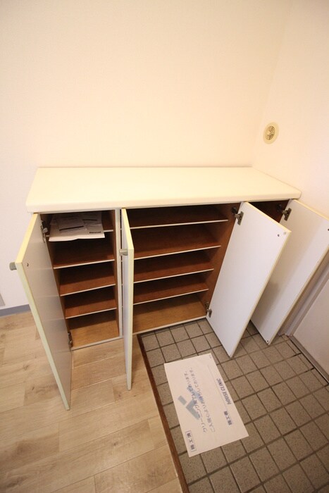 物件内観写真18　(靴箱)