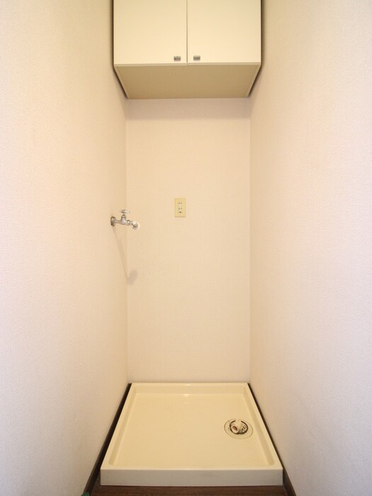 物件内観写真15　(洗濯機置場)