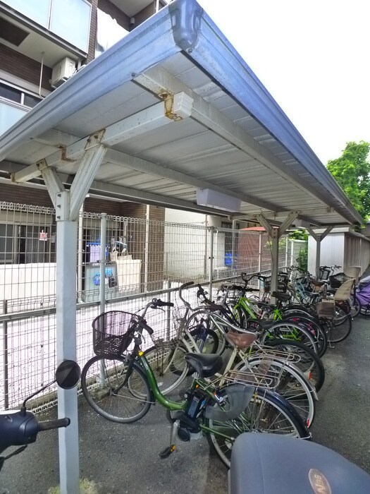 物件外観写真6　(駐輪場)