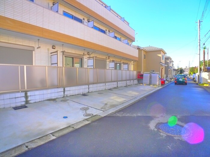 物件外観写真2　(駐車場)