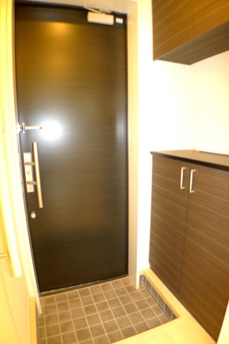物件内観写真18　(玄関)
