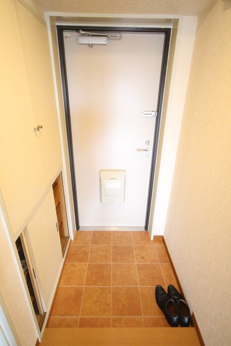 物件内観写真7　(玄関)