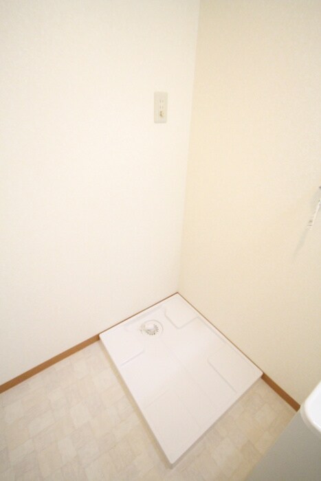 物件内観写真15　(洗濯機置場)