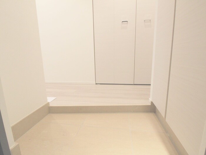 物件内観写真15　(玄関)