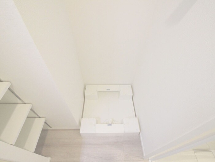 物件内観写真16　(洗濯機置場)