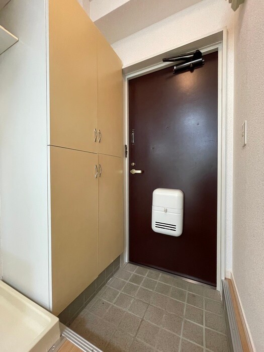 物件内観写真13　(玄関)