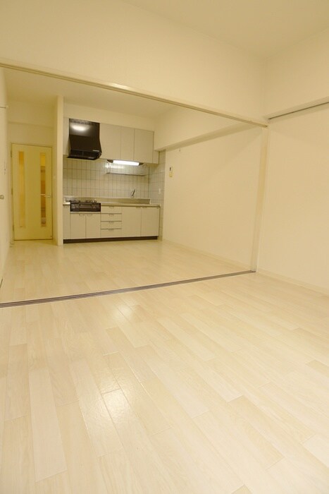 物件内観写真4　(居室)