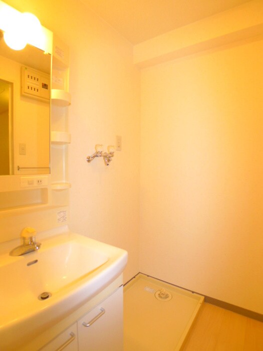 物件内観写真11　(洗濯機置場)