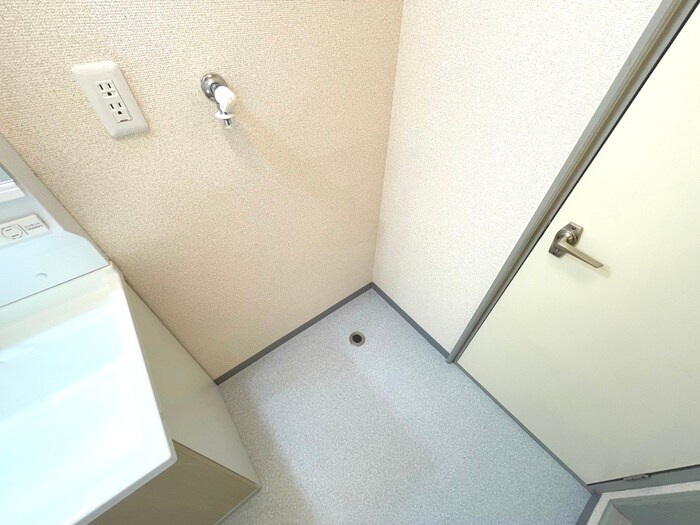 物件内観写真15　(洗濯機置場)