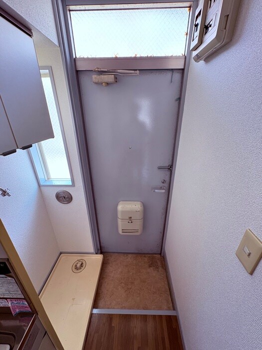 物件内観写真7　(玄関)