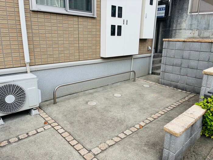 物件外観写真5　(駐輪場)