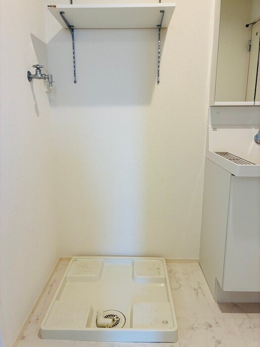 物件内観写真14　(洗濯機置場)