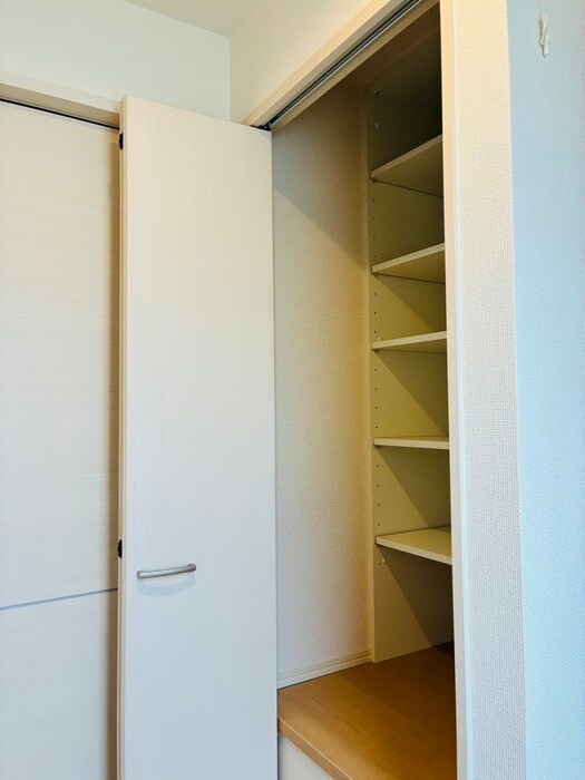 物件内観写真16　(収納)