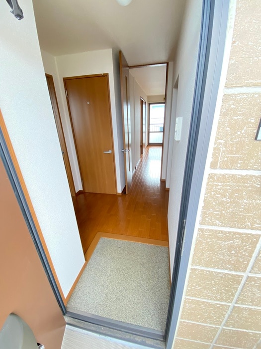 物件内観写真7　(玄関)