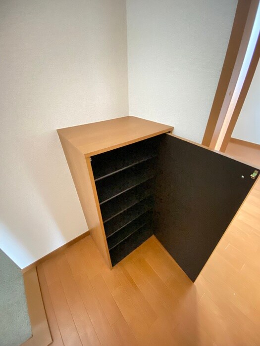 物件内観写真8　(玄関)