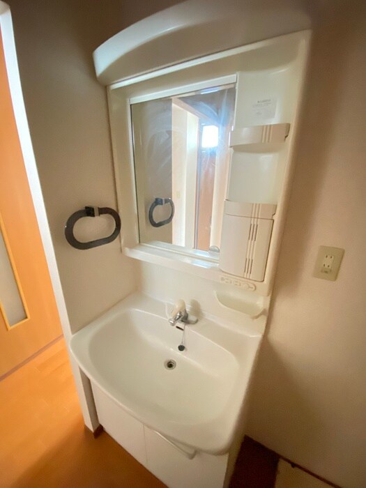 物件内観写真11　(洗面)