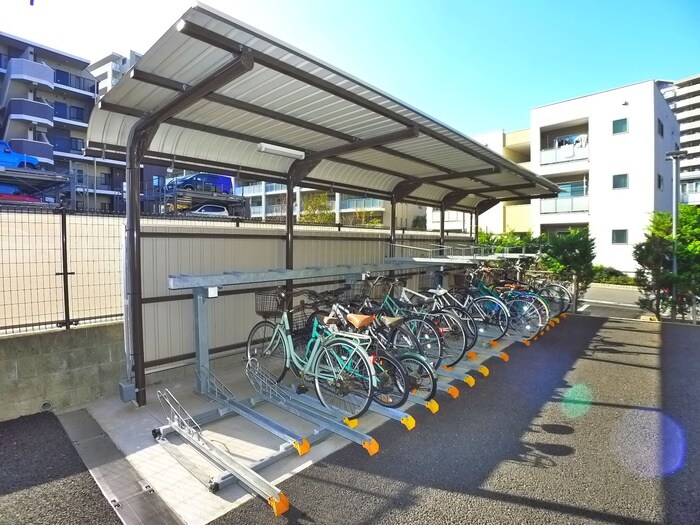 物件外観写真5　(駐輪場)