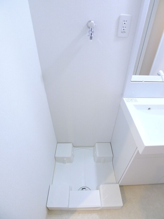 物件内観写真15　(洗濯機置場)