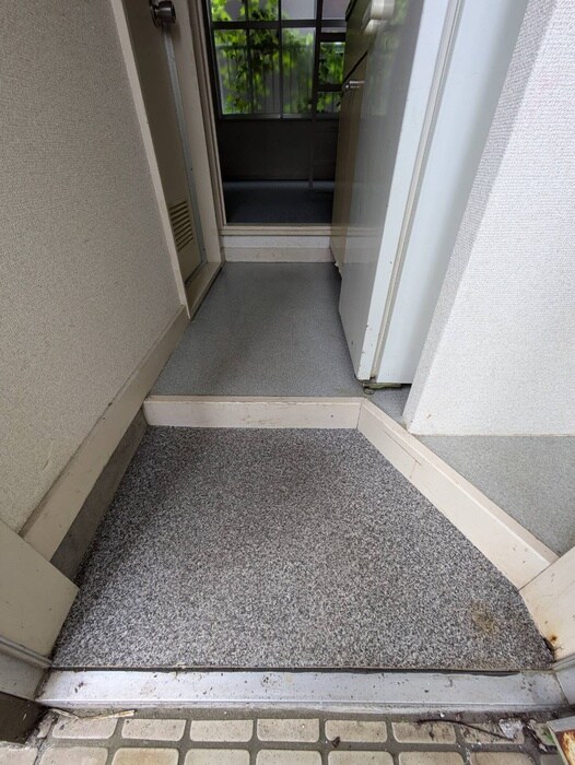 物件内観写真13　(玄関)